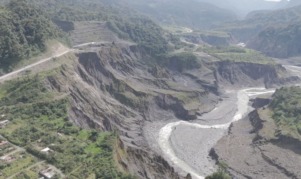 Erosión regresiva cerca de San Luis. Foto: Sinohydro
